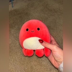 Mini red squishmellow